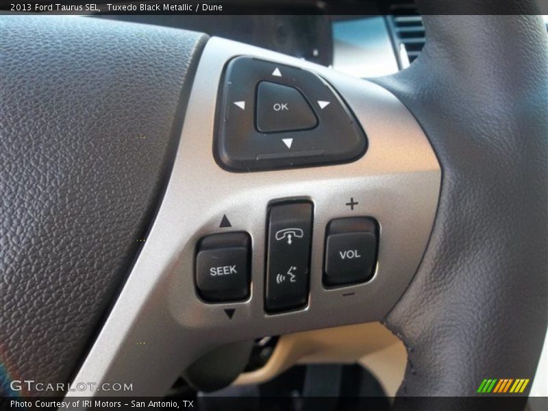 Tuxedo Black Metallic / Dune 2013 Ford Taurus SEL