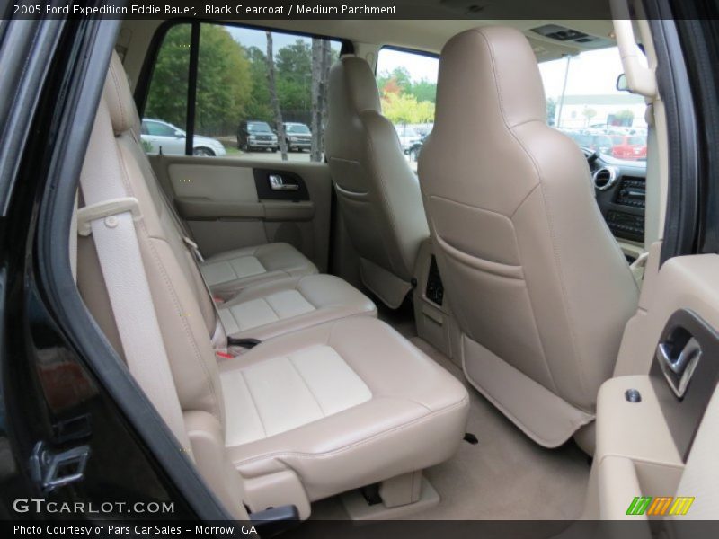 Black Clearcoat / Medium Parchment 2005 Ford Expedition Eddie Bauer
