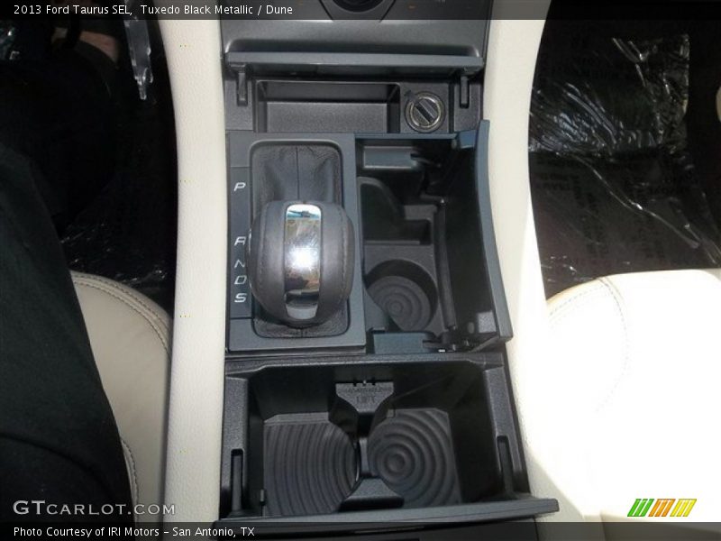 Tuxedo Black Metallic / Dune 2013 Ford Taurus SEL