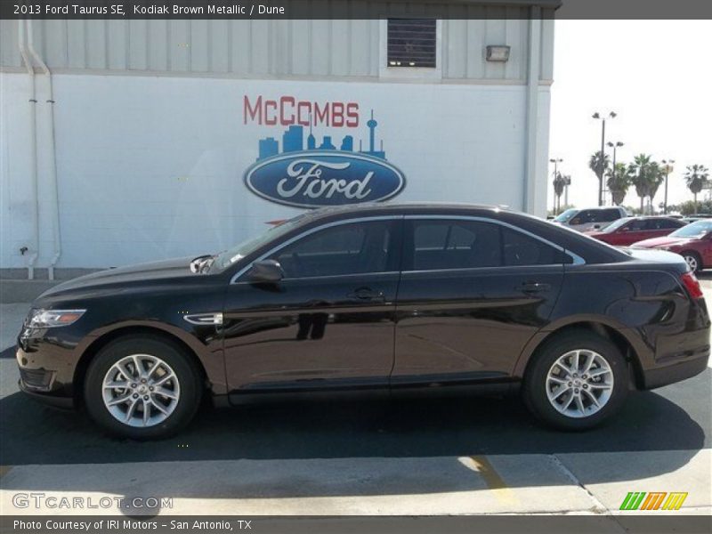 Kodiak Brown Metallic / Dune 2013 Ford Taurus SE