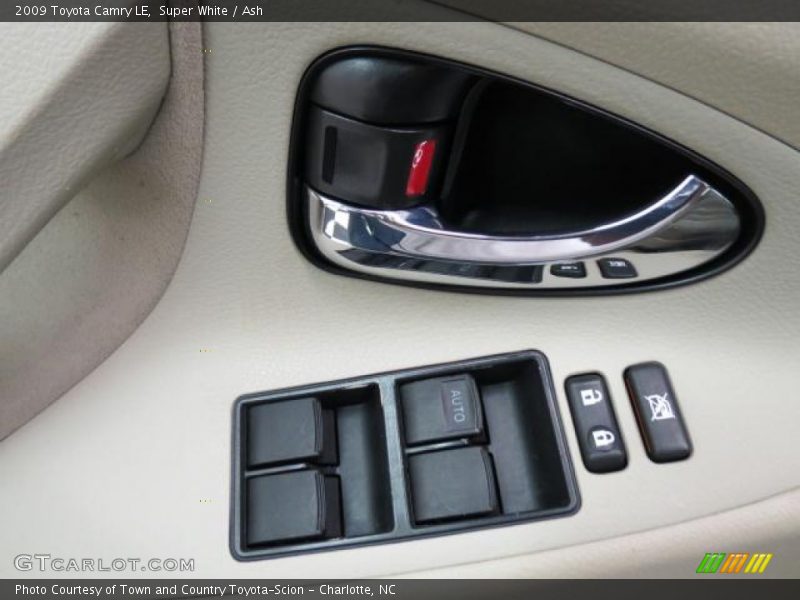 Super White / Ash 2009 Toyota Camry LE