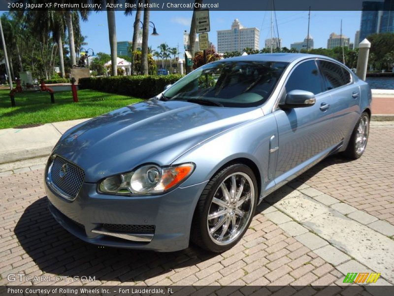 Front 3/4 View of 2009 XF Premium Luxury