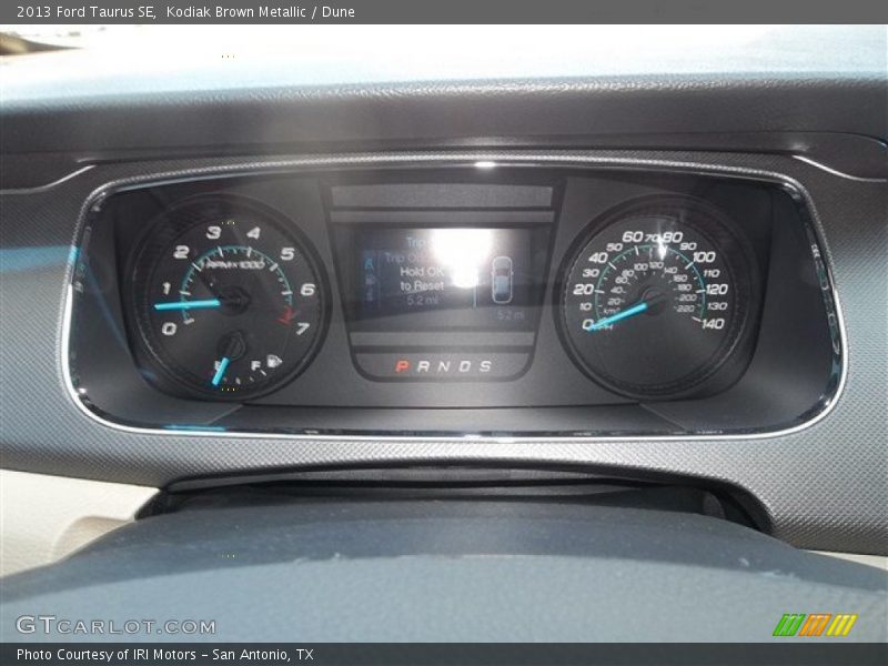 Kodiak Brown Metallic / Dune 2013 Ford Taurus SE