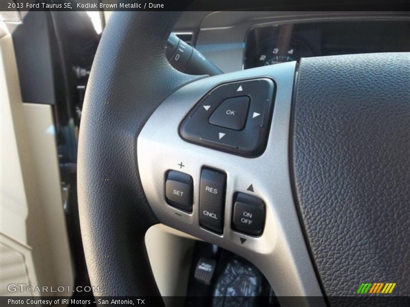 Kodiak Brown Metallic / Dune 2013 Ford Taurus SE