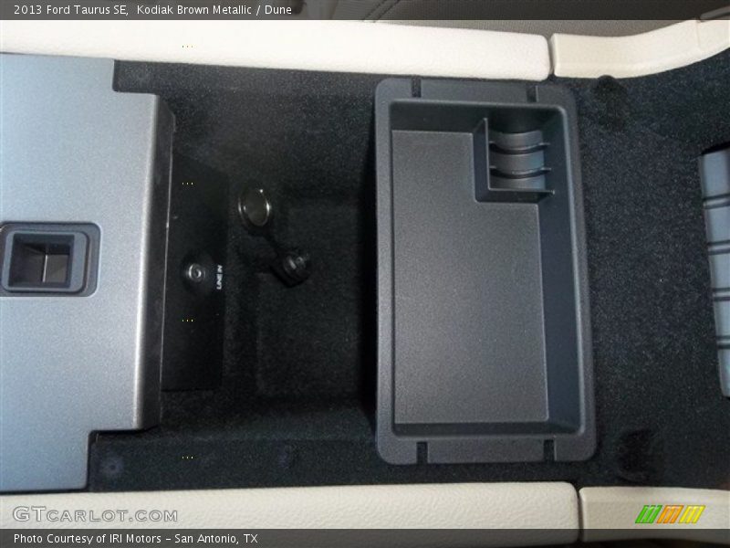 Kodiak Brown Metallic / Dune 2013 Ford Taurus SE
