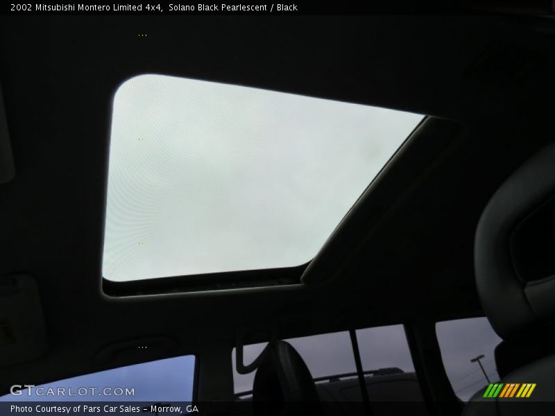 Solano Black Pearlescent / Black 2002 Mitsubishi Montero Limited 4x4
