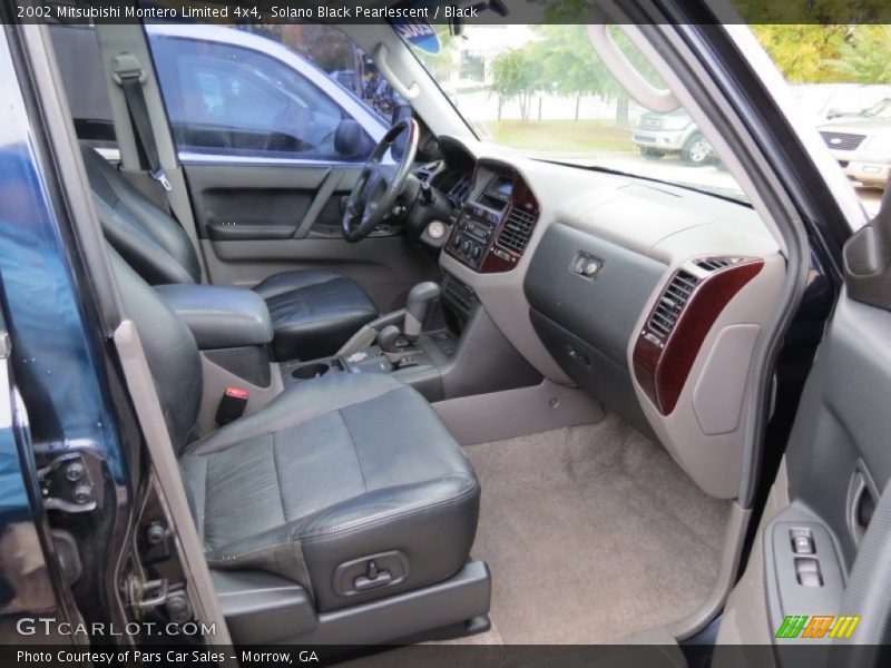 Solano Black Pearlescent / Black 2002 Mitsubishi Montero Limited 4x4