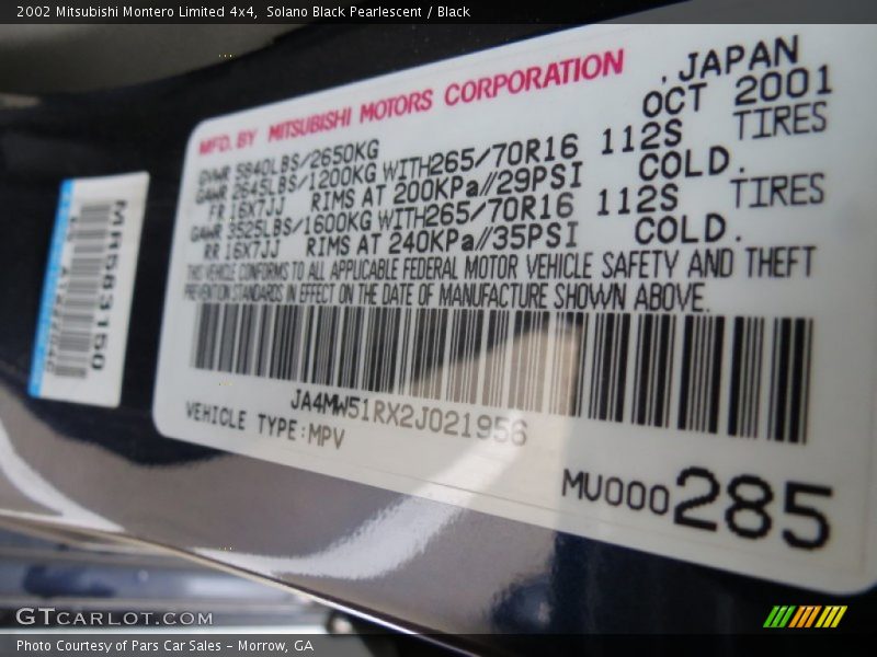 Solano Black Pearlescent / Black 2002 Mitsubishi Montero Limited 4x4