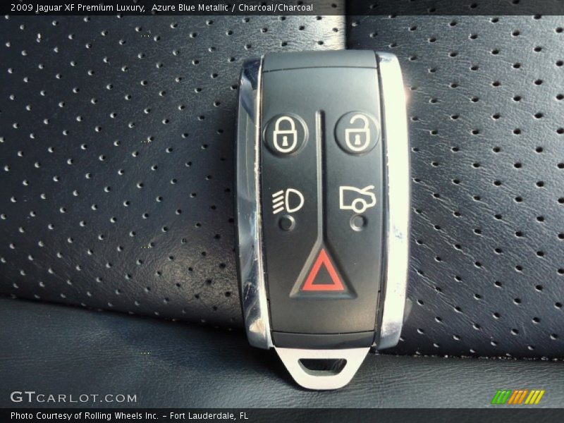Keys of 2009 XF Premium Luxury