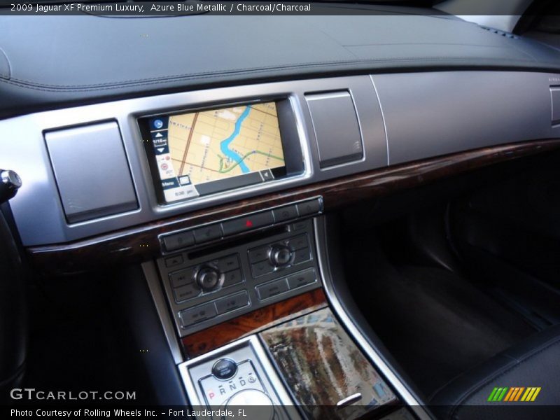 Dashboard of 2009 XF Premium Luxury