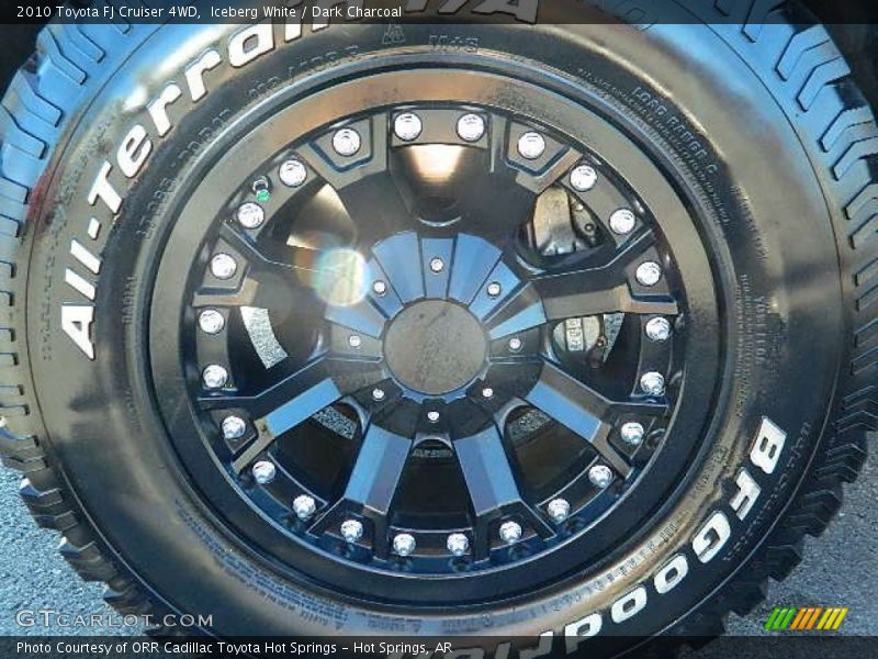 Iceberg White / Dark Charcoal 2010 Toyota FJ Cruiser 4WD