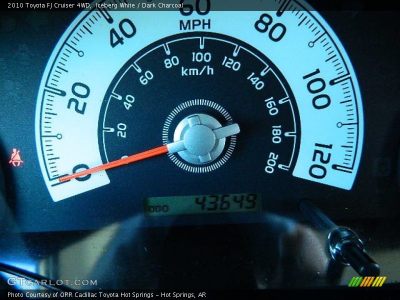 Iceberg White / Dark Charcoal 2010 Toyota FJ Cruiser 4WD