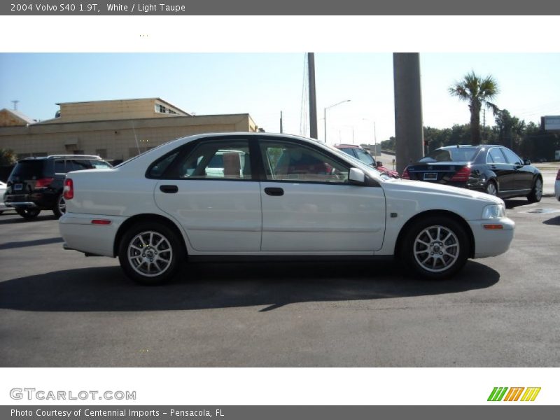 White / Light Taupe 2004 Volvo S40 1.9T