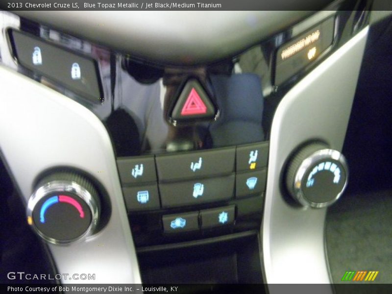 Blue Topaz Metallic / Jet Black/Medium Titanium 2013 Chevrolet Cruze LS