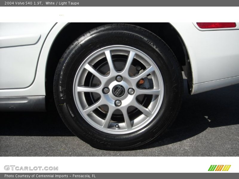 White / Light Taupe 2004 Volvo S40 1.9T