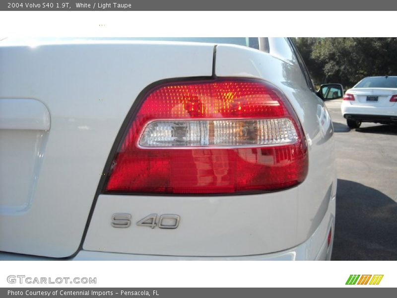 White / Light Taupe 2004 Volvo S40 1.9T