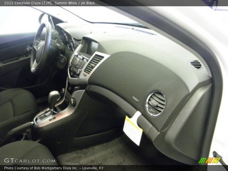 Summit White / Jet Black 2013 Chevrolet Cruze LT/RS