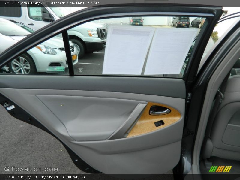 Magnetic Gray Metallic / Ash 2007 Toyota Camry XLE