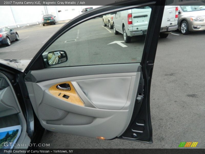 Magnetic Gray Metallic / Ash 2007 Toyota Camry XLE