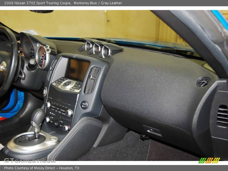 Dashboard of 2009 370Z Sport Touring Coupe