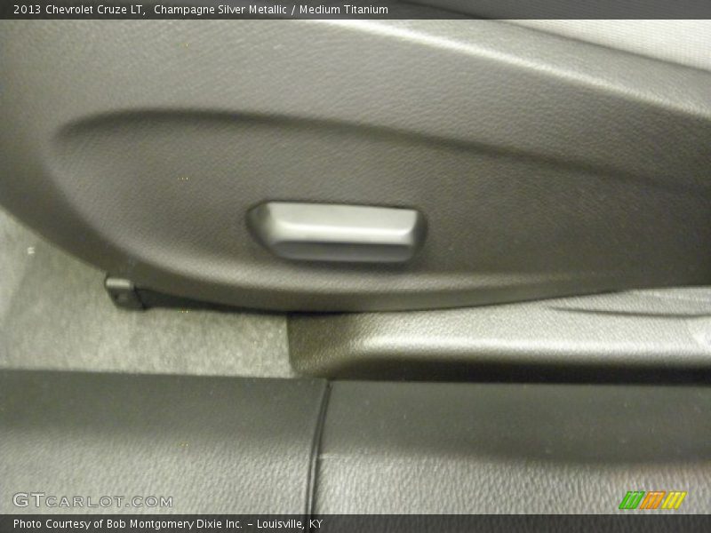 Champagne Silver Metallic / Medium Titanium 2013 Chevrolet Cruze LT