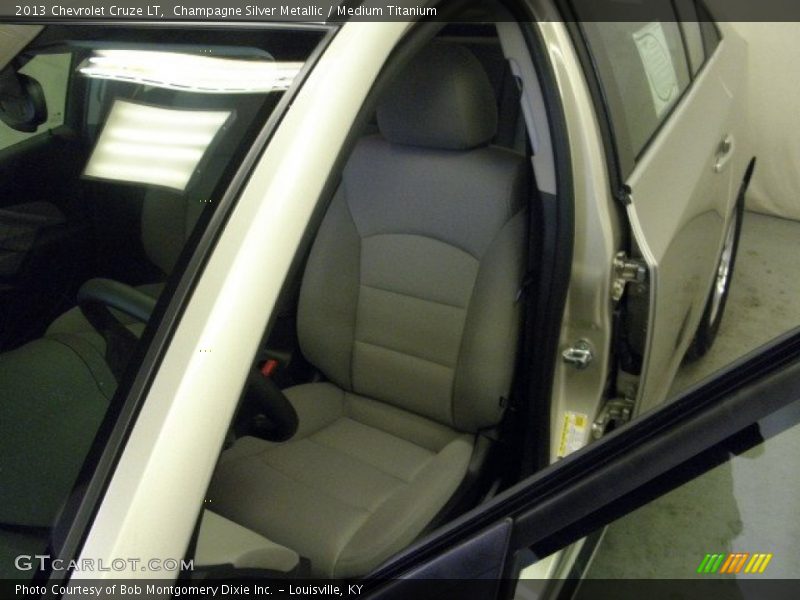 Champagne Silver Metallic / Medium Titanium 2013 Chevrolet Cruze LT