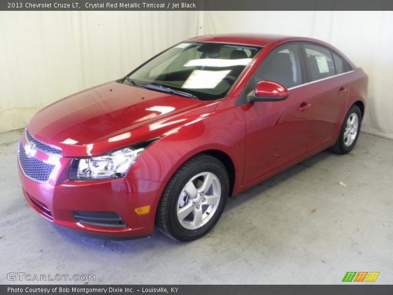 Front 3/4 View of 2013 Cruze LT