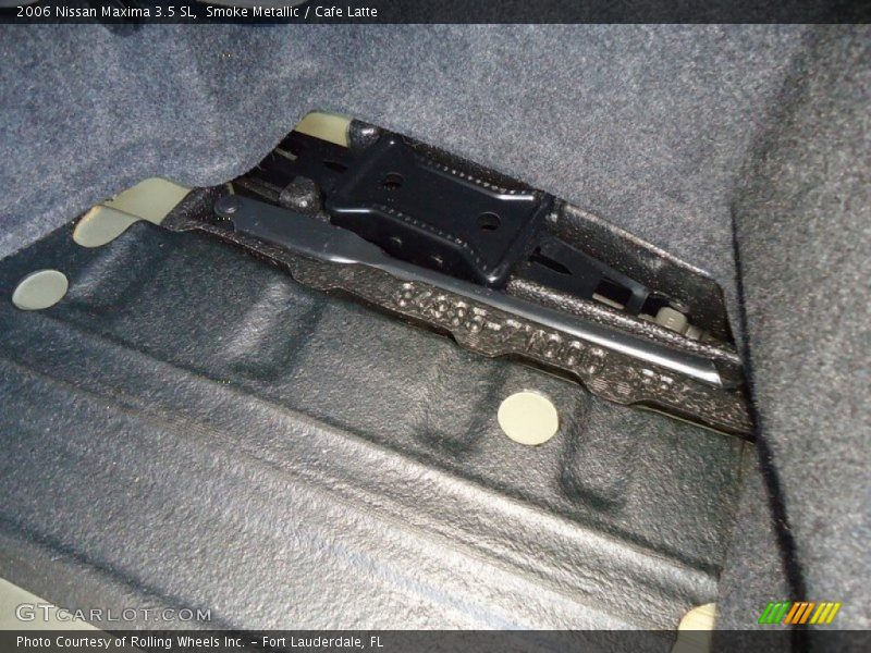 Smoke Metallic / Cafe Latte 2006 Nissan Maxima 3.5 SL