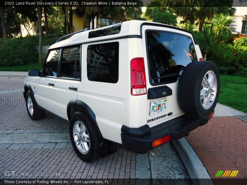 Chawton White / Bahama Beige 2002 Land Rover Discovery II Series II SD