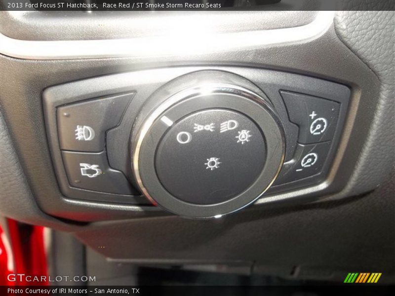 Controls of 2013 Focus ST Hatchback