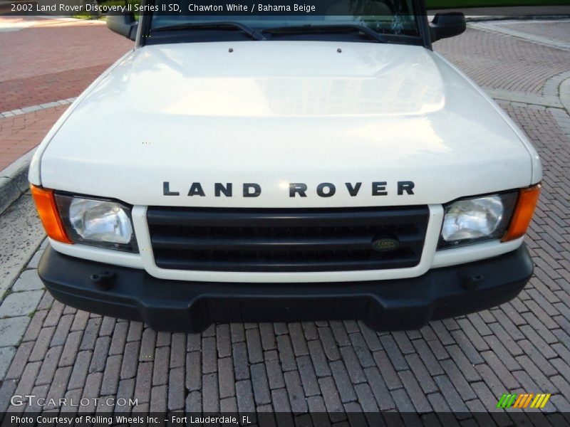 Chawton White / Bahama Beige 2002 Land Rover Discovery II Series II SD