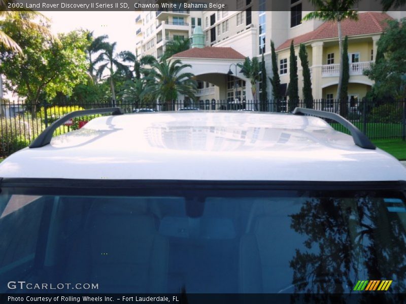 Chawton White / Bahama Beige 2002 Land Rover Discovery II Series II SD