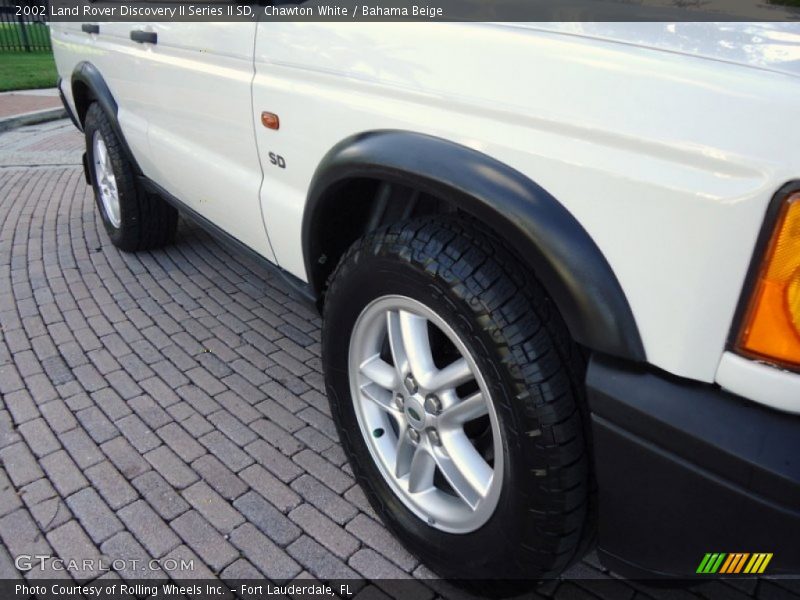 Chawton White / Bahama Beige 2002 Land Rover Discovery II Series II SD