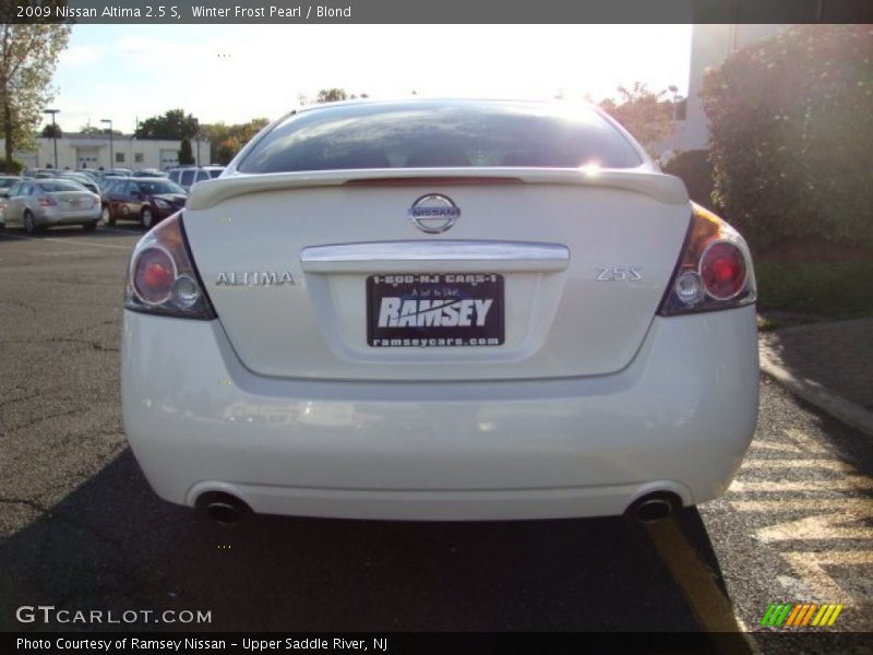 Winter Frost Pearl / Blond 2009 Nissan Altima 2.5 S