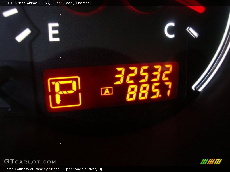 Super Black / Charcoal 2010 Nissan Altima 3.5 SR