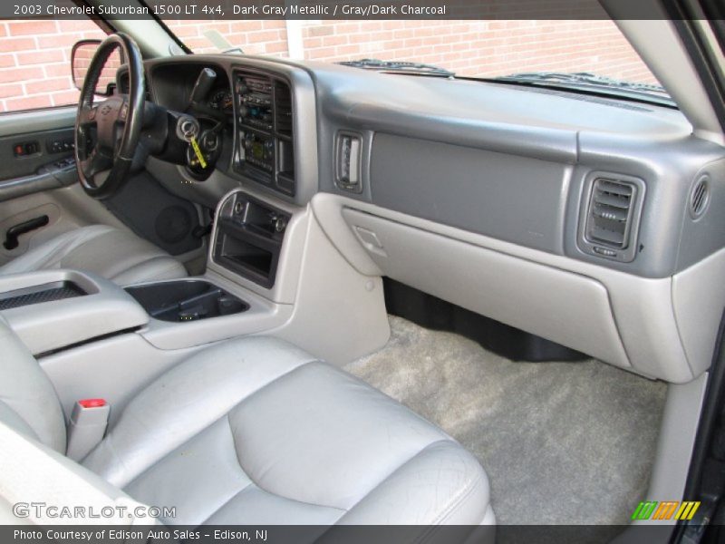 Dashboard of 2003 Suburban 1500 LT 4x4