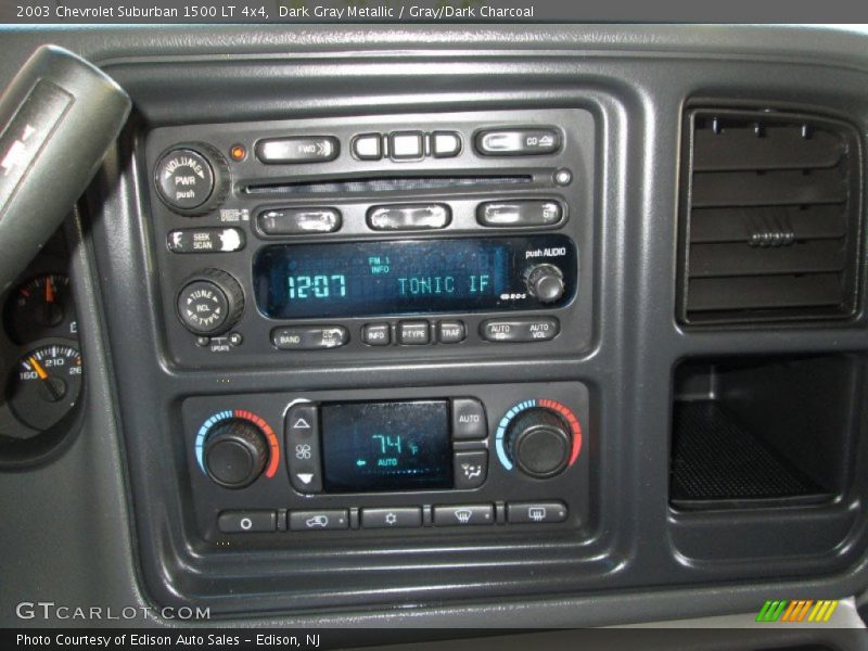 Controls of 2003 Suburban 1500 LT 4x4