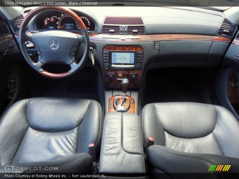 Dashboard of 2006 S 600 Sedan