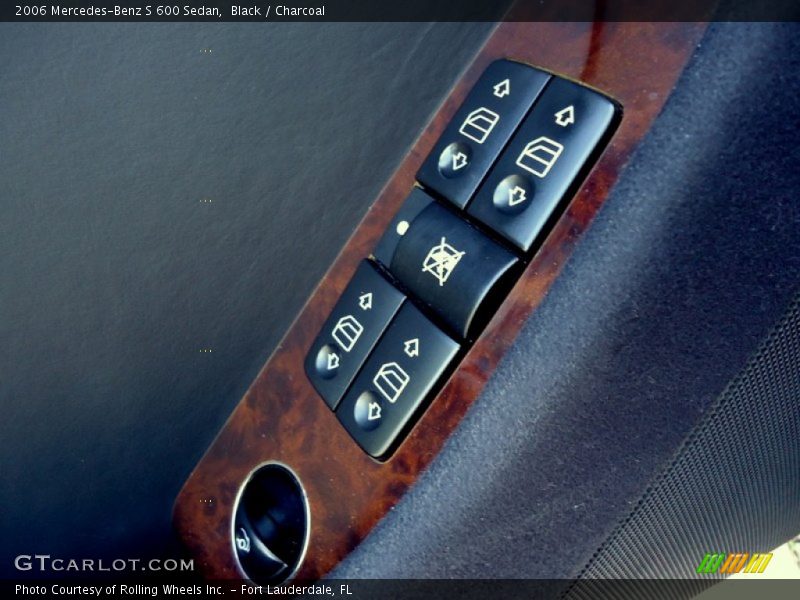 Controls of 2006 S 600 Sedan