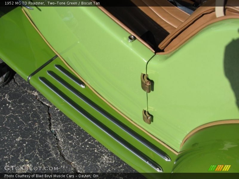 Two-Tone Green / Biscuit Tan 1952 MG TD Roadster