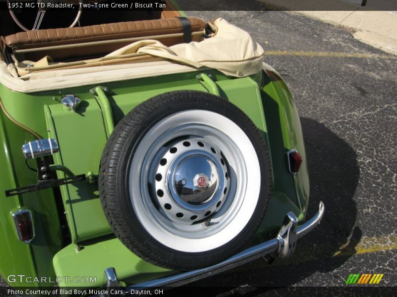 Two-Tone Green / Biscuit Tan 1952 MG TD Roadster