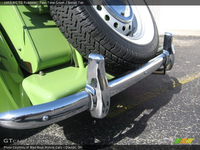 Two-Tone Green / Biscuit Tan 1952 MG TD Roadster
