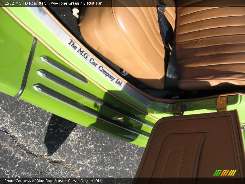 Two-Tone Green / Biscuit Tan 1952 MG TD Roadster