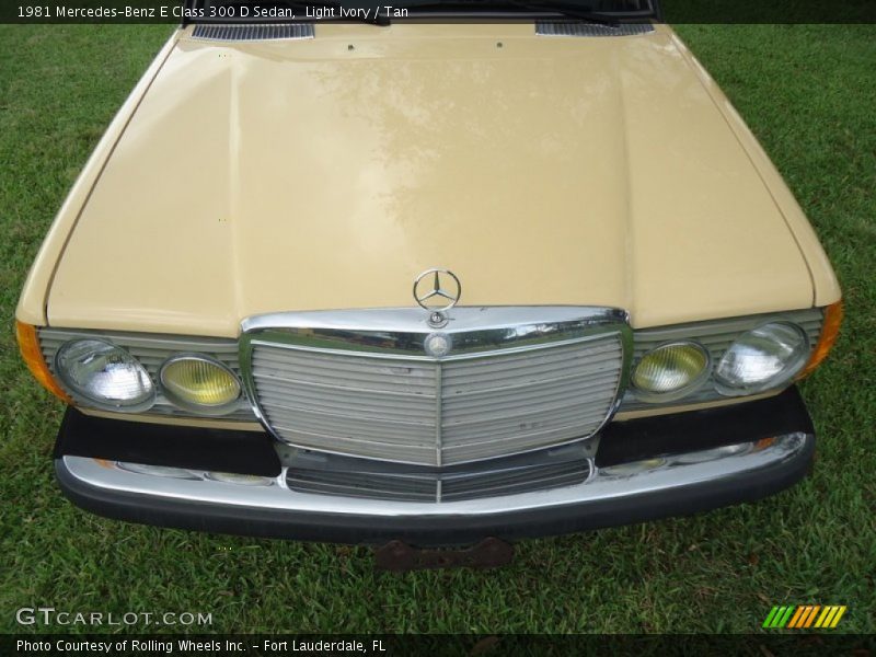 Light Ivory / Tan 1981 Mercedes-Benz E Class 300 D Sedan