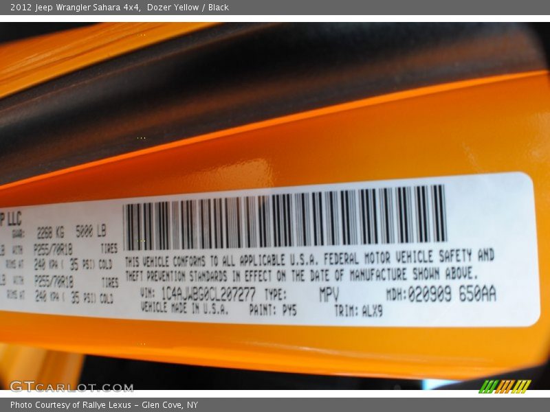 Dozer Yellow / Black 2012 Jeep Wrangler Sahara 4x4
