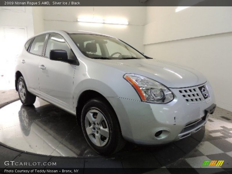 Silver Ice / Black 2009 Nissan Rogue S AWD