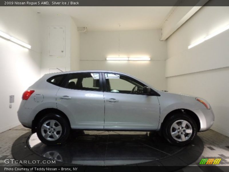 Silver Ice / Black 2009 Nissan Rogue S AWD