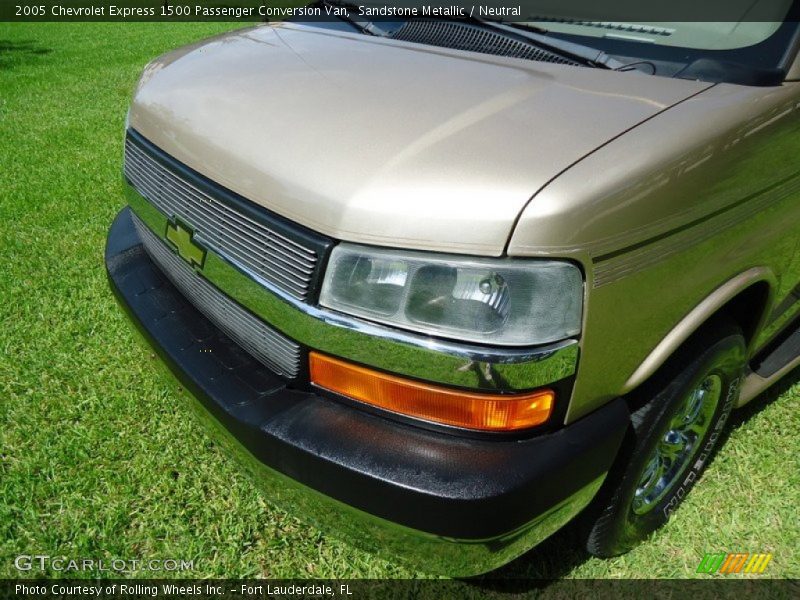 Sandstone Metallic / Neutral 2005 Chevrolet Express 1500 Passenger Conversion Van