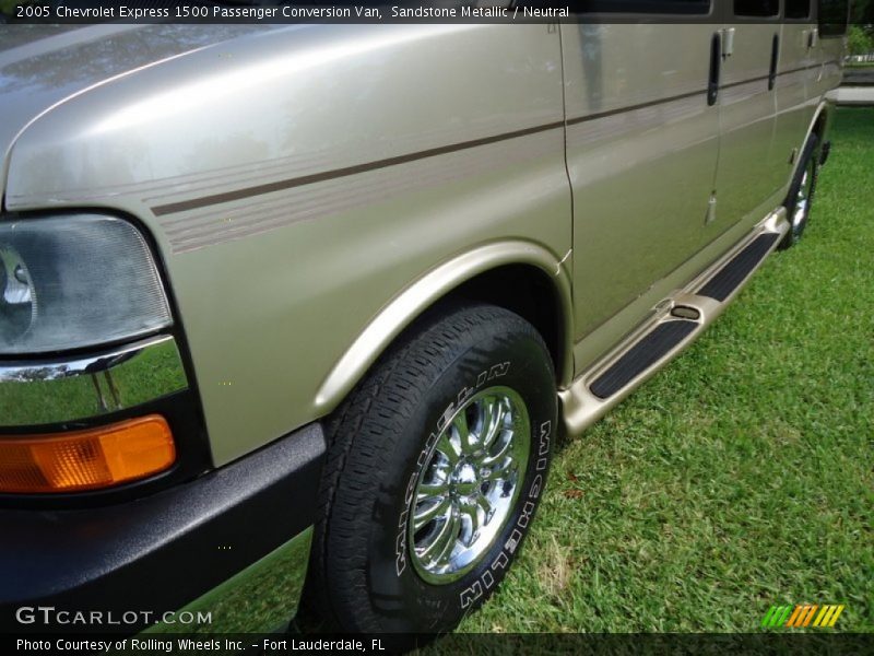 Sandstone Metallic / Neutral 2005 Chevrolet Express 1500 Passenger Conversion Van