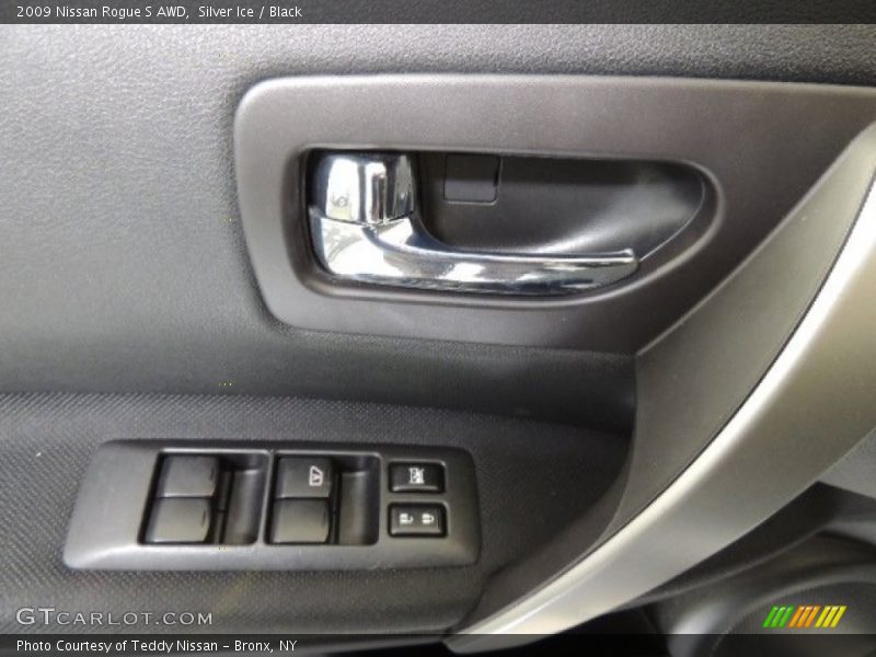 Silver Ice / Black 2009 Nissan Rogue S AWD